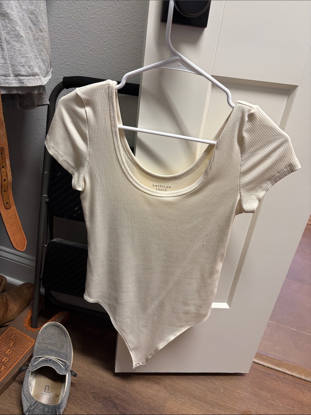 American Eagle Outfitters Cream Ribbed Scoop-Neck Short-Sleeve Bodysuit